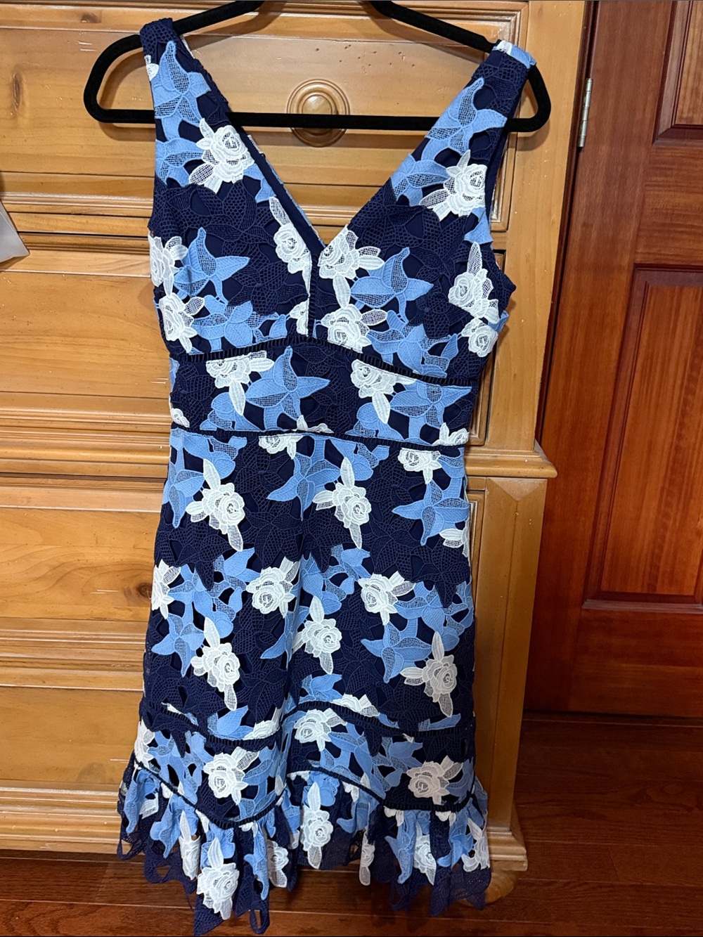 Vineyard Vines Navy and Light Blue Floral Lace Dress